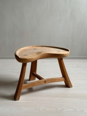 Krogenæs Møbler, Three Legged Stool, "Fjøskrakk" Mod. 522, Pine, Norway, 1960s