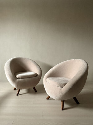 A Pair of Mid-Century Egg Chairs in Alpaca Wool, Scandinavia, circa 1960s