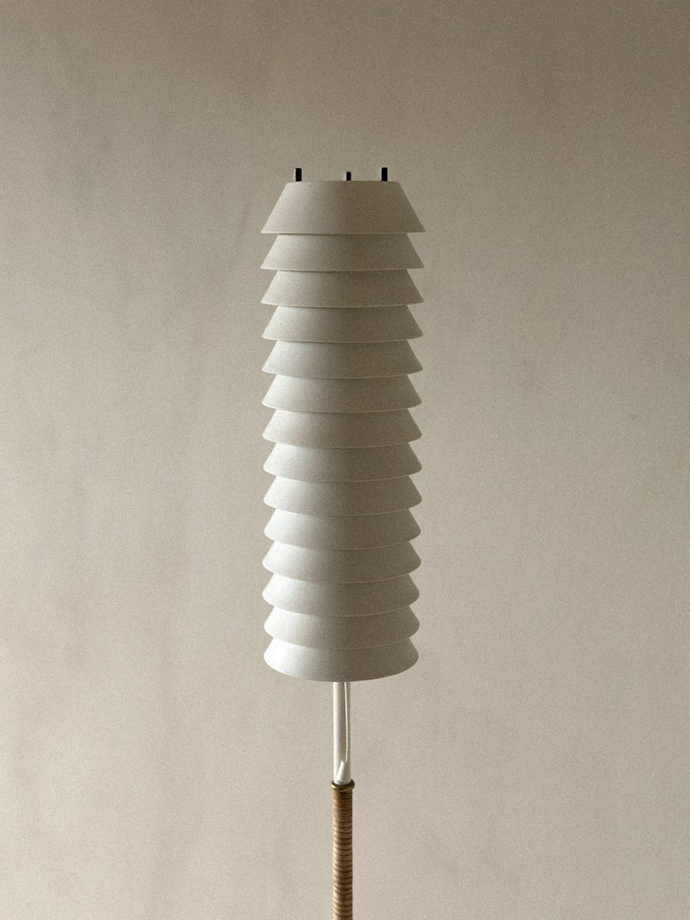 Mid-century floor lamp with louvered shade, Tapiovaara