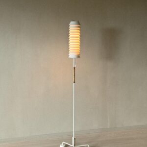 Side view of vintage Tapiovaara floor lamp, Finland