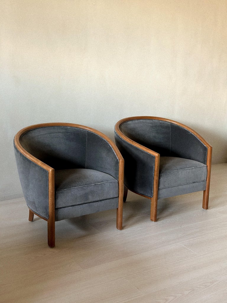 Angled view of Art Deco lounge chairs