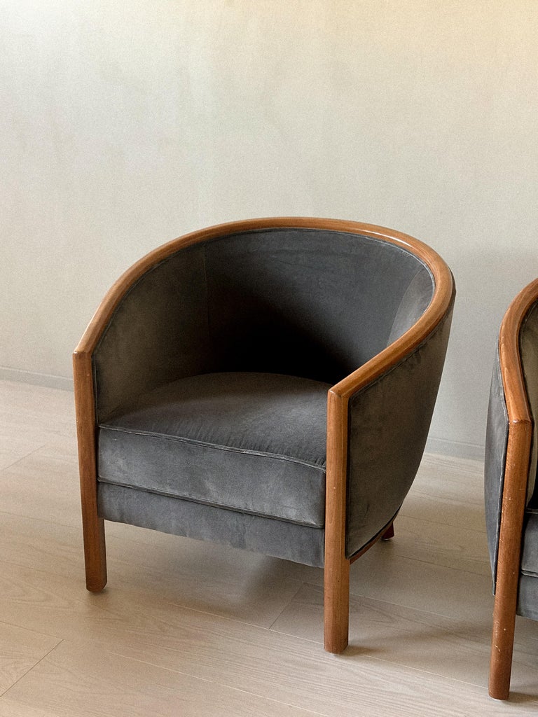 Front view of grey Art Deco lounge chairs from Norway