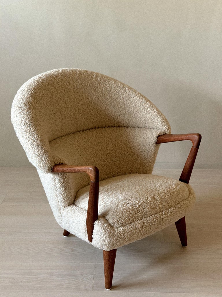 Vintage model 2222 chair in bright natural setting