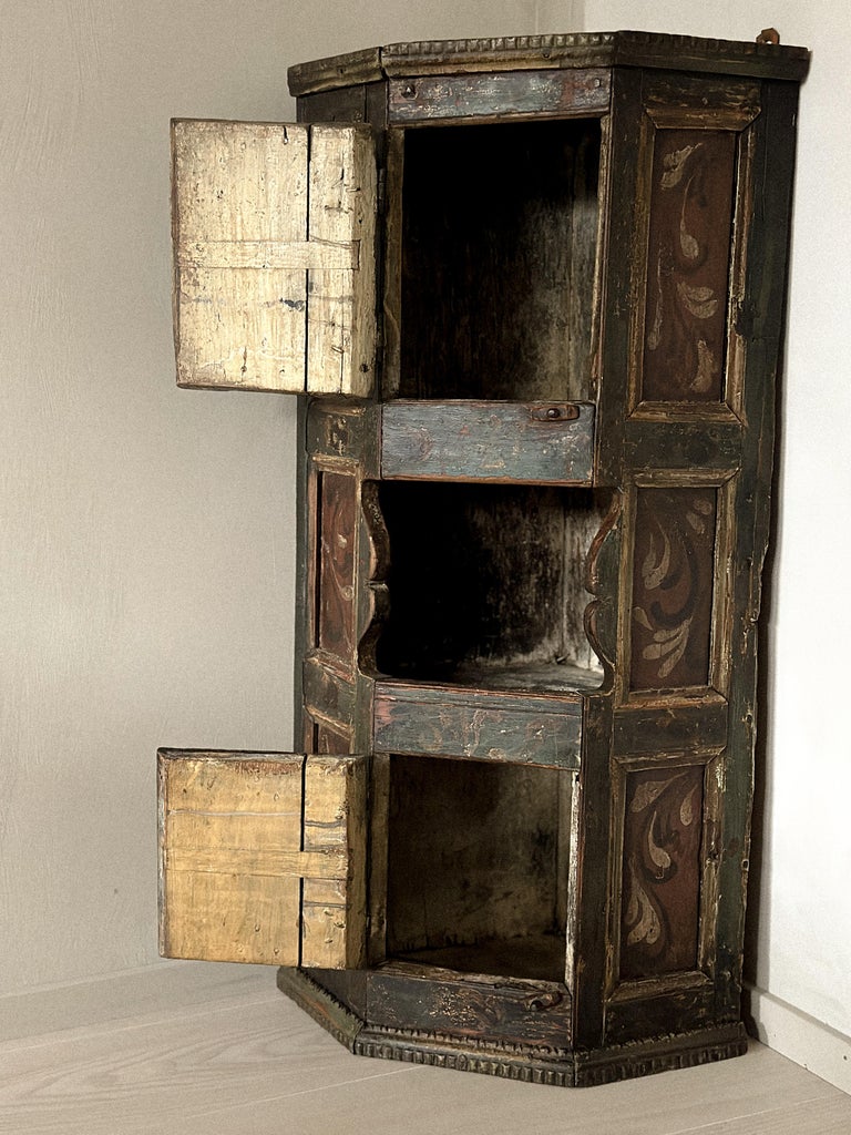 18th-Century Painted Corner Cabinet, Trysil, Norway - Image 6