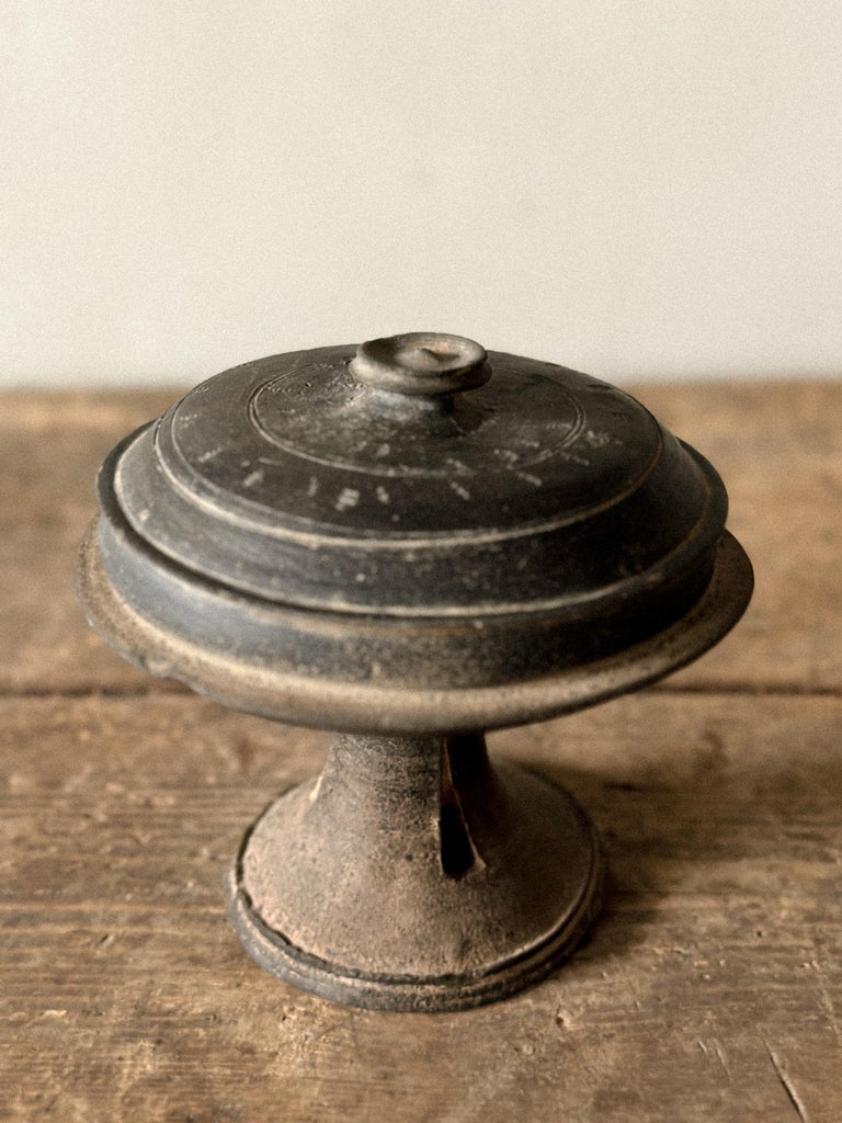 Set of 2 Pedestal Jars, Korea, Silla period (57 BCE – 935 CE) - Image 9