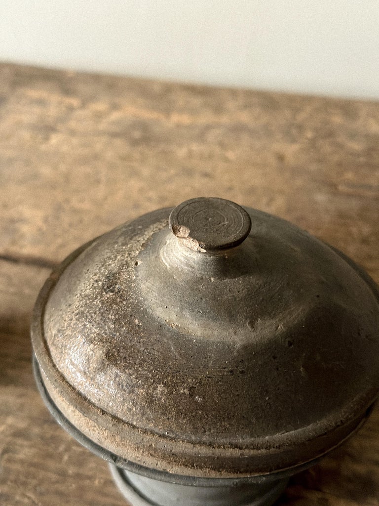 Set of 2 Pedestal Jars, Korea, Silla period (57 BCE – 935 CE) - Image 5