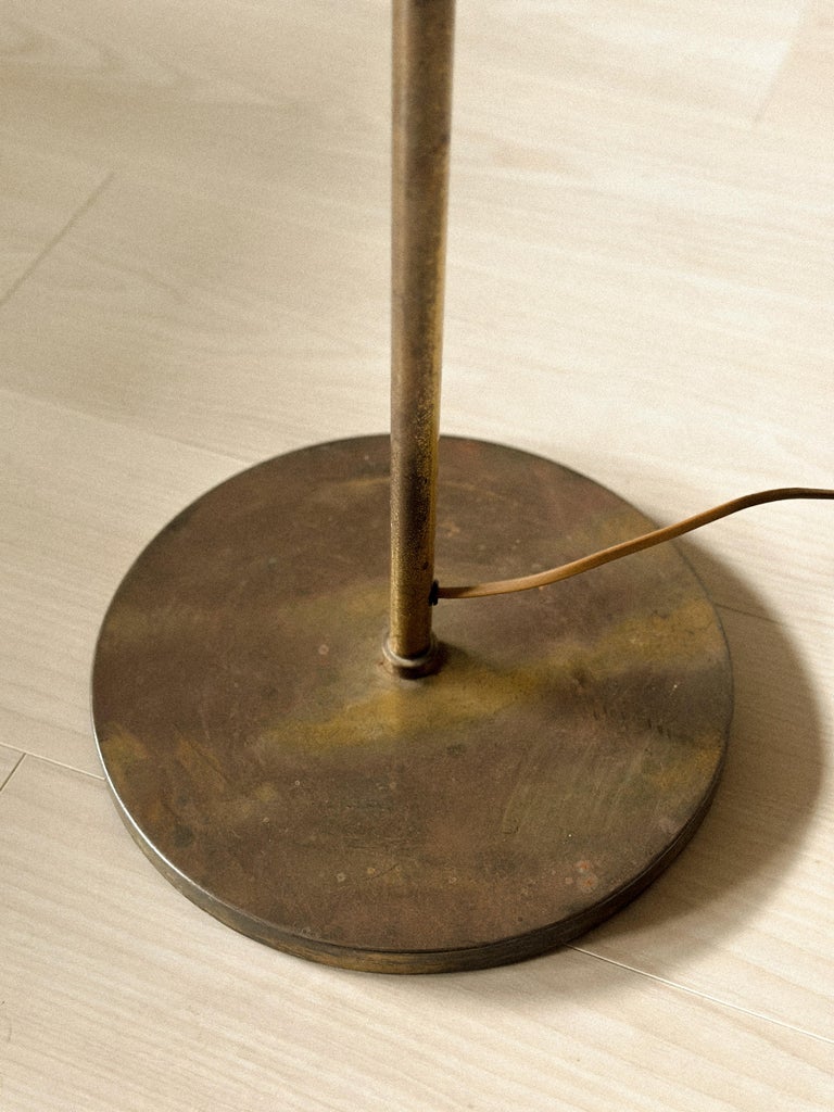 A Mid-Century Floor Lamp in Style of Paavo Tynell, Brass and Rattan, c. 1950s - Image 4