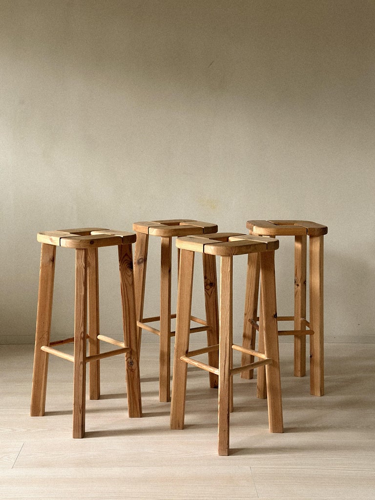 Set of 4 Pine Bar Stools, attr. Olof Ottelin, Finland, 1970s