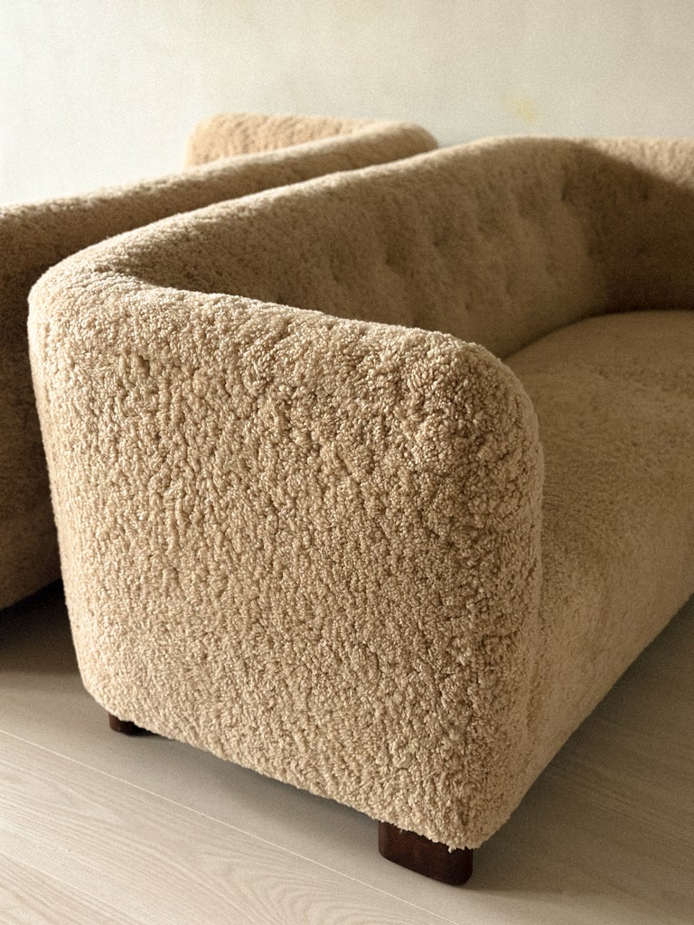 A Rare Pair of Ole Wanscher Sofas, Model 1668, for Fritz Hansen - Image 5
