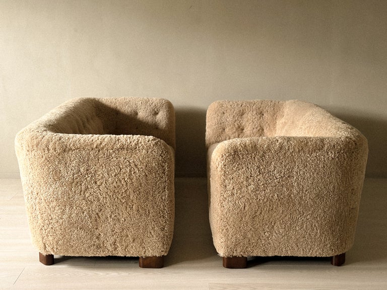 A Rare Pair of Ole Wanscher Sofas, Model 1668, for Fritz Hansen - Image 6