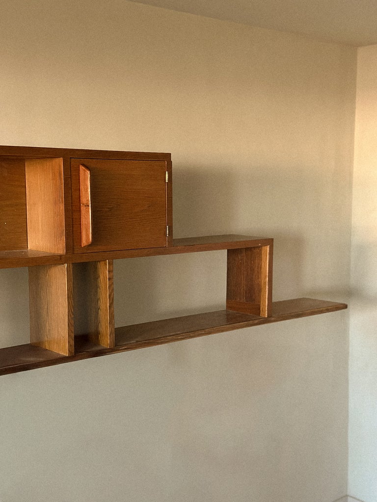 A Mid-Century Oak Wall Shelf in style of Charlotte Perriand, France c. 1950s - Image 11