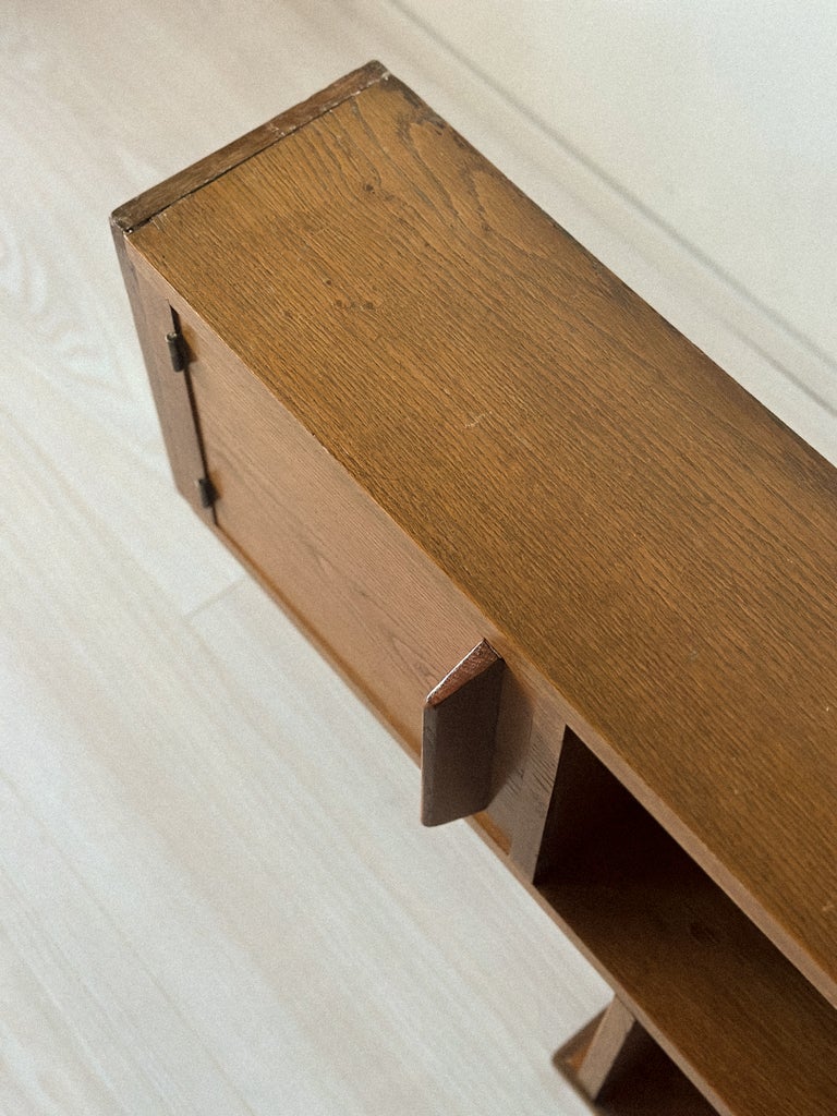A Mid-Century Oak Wall Shelf in style of Charlotte Perriand, France c. 1950s - Image 9