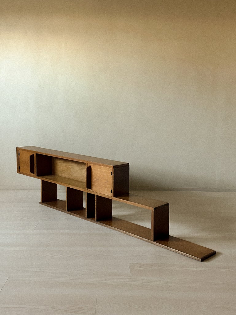 A Mid-Century Oak Wall Shelf in style of Charlotte Perriand, France c. 1950s - Image 5