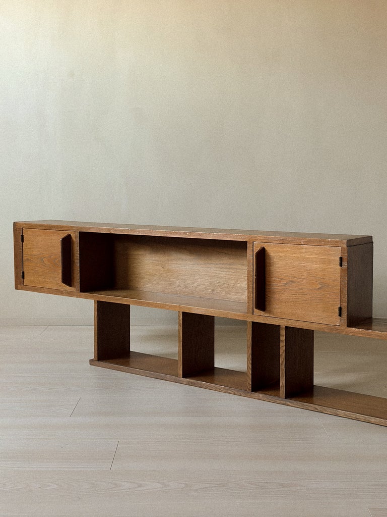 A Mid-Century Oak Wall Shelf in style of Charlotte Perriand, France c. 1950s - Image 3