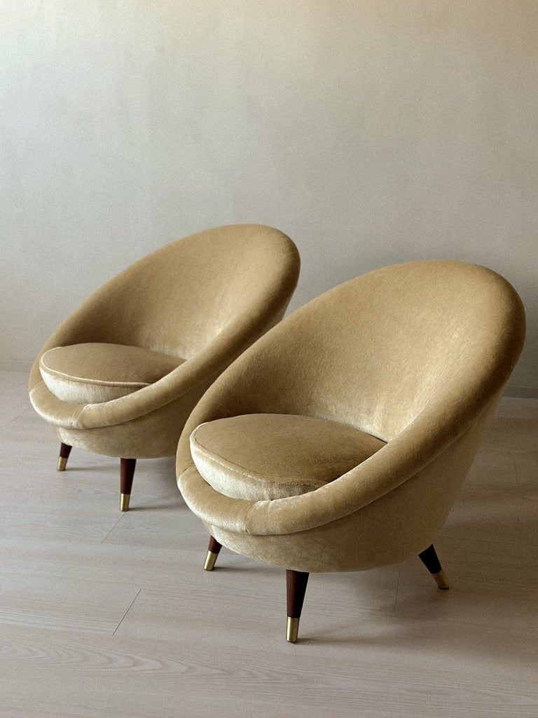 A Rare Pair of Mid-Century Scandinavian Egg Chairs, Model “Florida” by Vatne - Image 5
